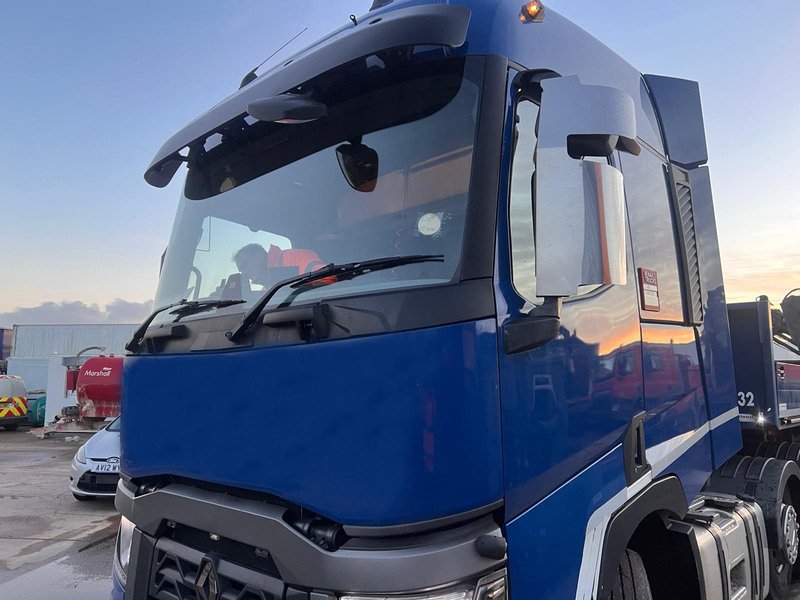 Renault with Dropside Crane Trailer 