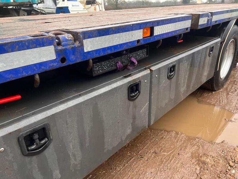 Scania Flat with 6 Extension Crane