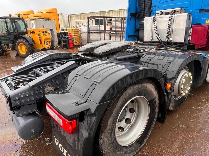 Volvo Globetrotter Mid Lift Tractor Unit