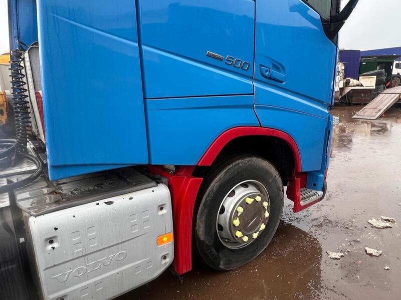 Volvo Globetrotter Mid Lift Tractor Unit