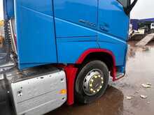 Volvo FH500 Globetrotter Mid Lift Tractor Unit 