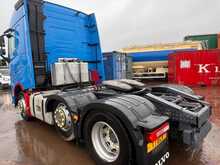 Volvo FH500 Globetrotter Mid Lift Tractor Unit 