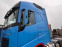 Volvo FH500 Globetrotter Mid Lift Tractor Unit 
