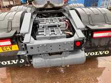Volvo FH500 Globetrotter Mid Lift Tractor Unit 