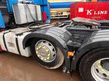 Volvo FH500 Globetrotter Mid Lift Tractor Unit 