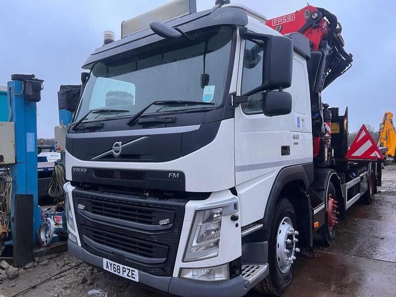 Volvo 460 Fitted with Fassi F660 6 Extension Crane 