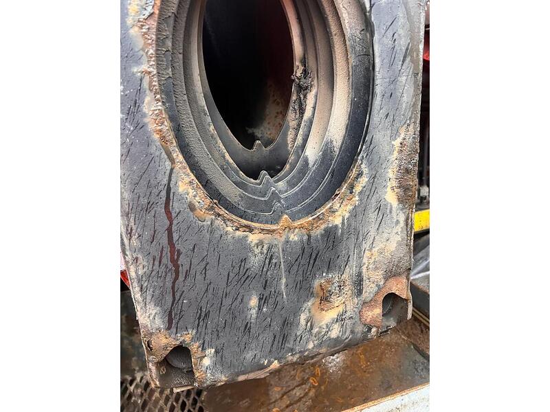 Volvo 460 Fitted with Fassi F660 6 Extension Crane 