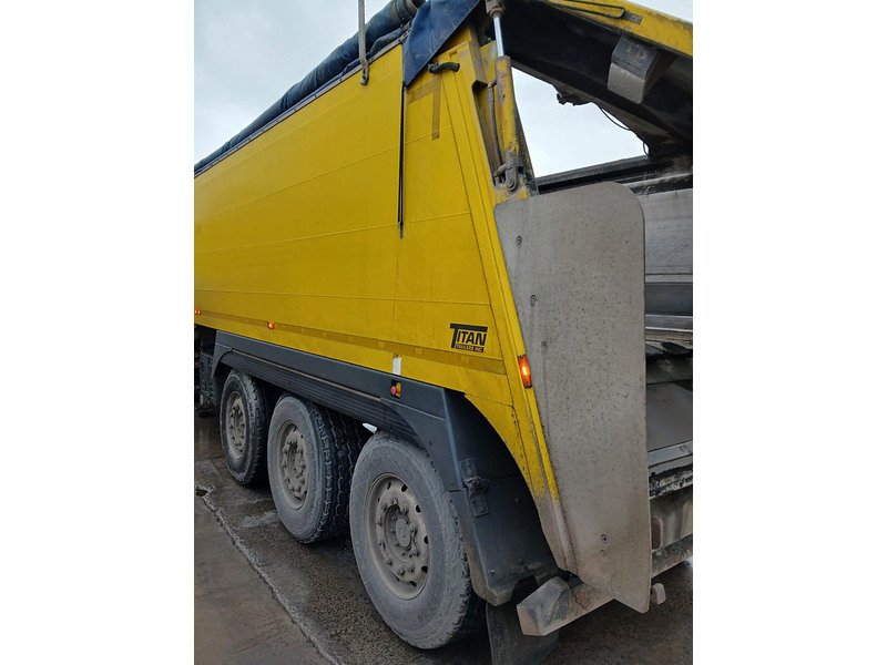 DAF 460 with Titan Walking floor Aggregate Trailer