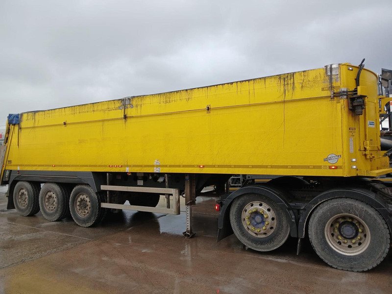 DAF 460 with Titan Walking floor Aggregate Trailer