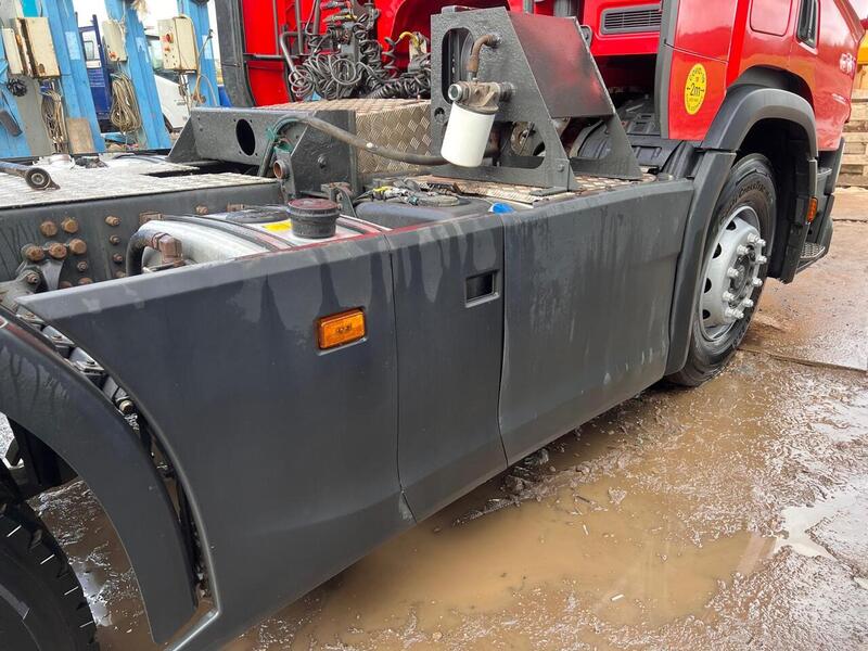Scania 6x2 Rear Lift Tractor Unit
