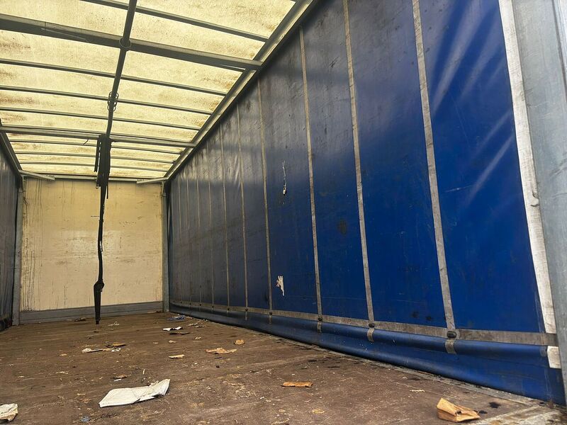 Iveco 180-250 Curtain Side