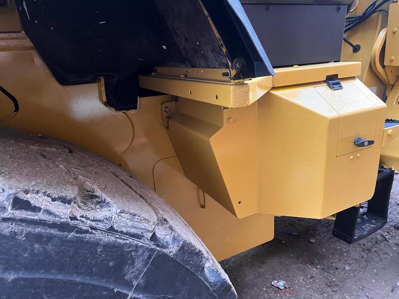Caterpillar Loading Shovel