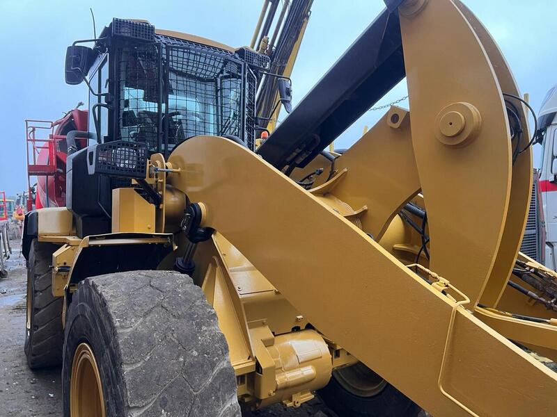 Caterpillar Loading Shovel