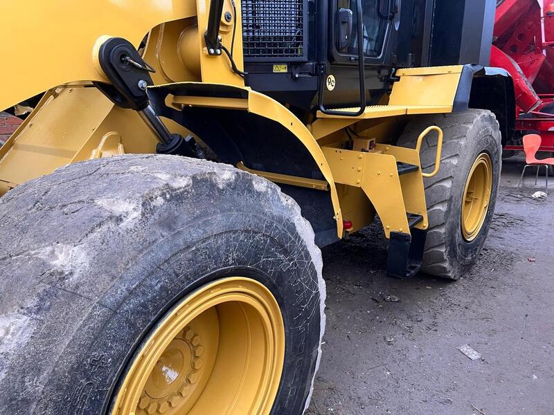 Caterpillar Loading Shovel