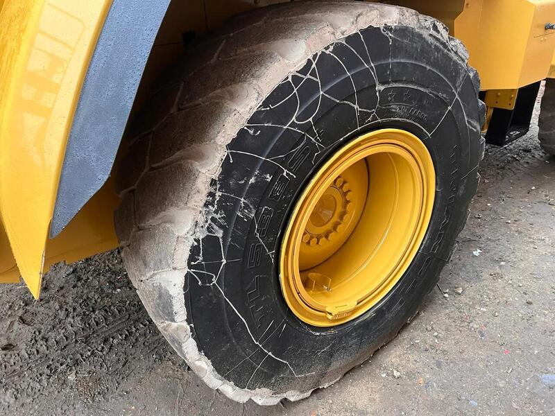 Caterpillar Loading Shovel