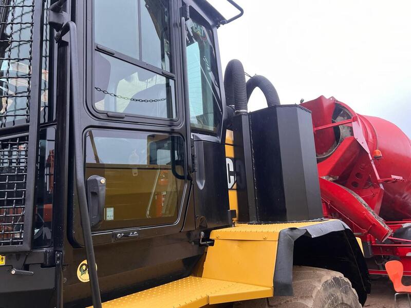Caterpillar Loading Shovel