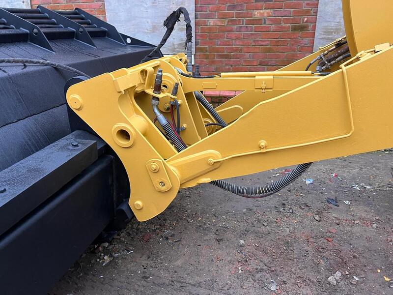 Caterpillar Loading Shovel