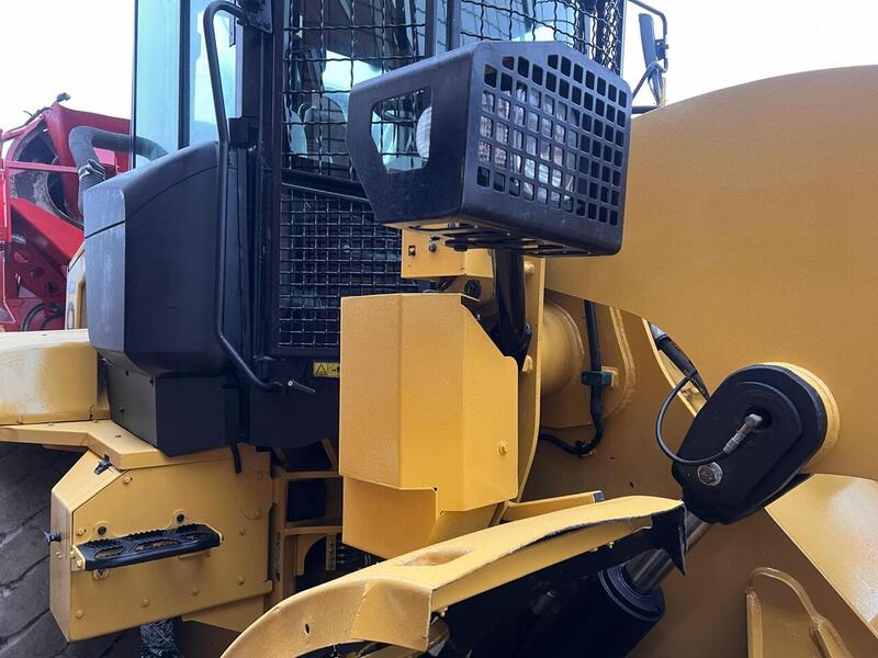 Caterpillar Loading Shovel
