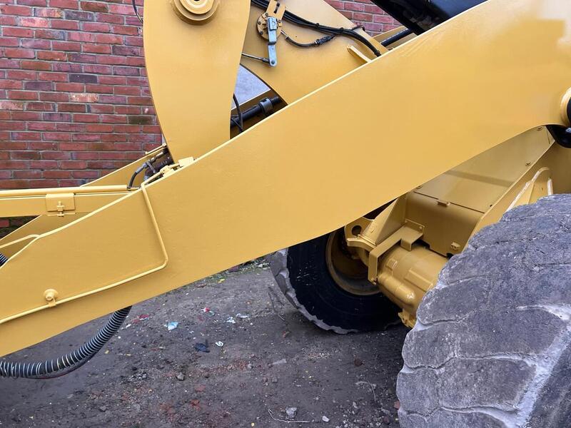 Caterpillar Loading Shovel