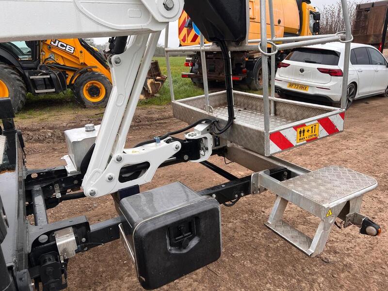 Iveco Fitted with 21m Man Lift