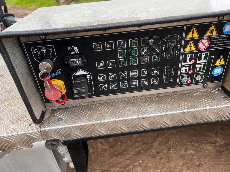 Iveco Fitted with 21m Man Lift