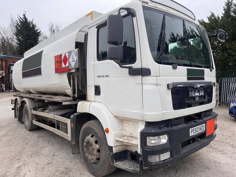 MAN 26.340 Fuel Tanker