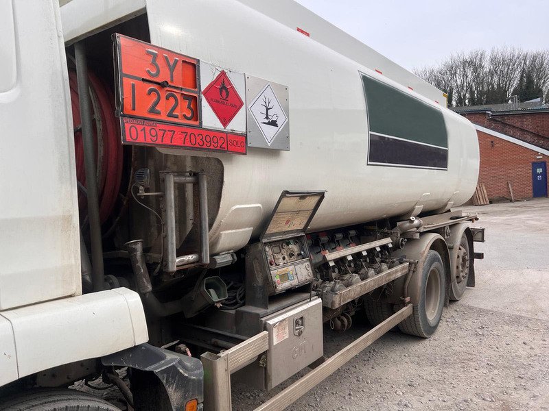 MAN 26.340 Fuel Tanker