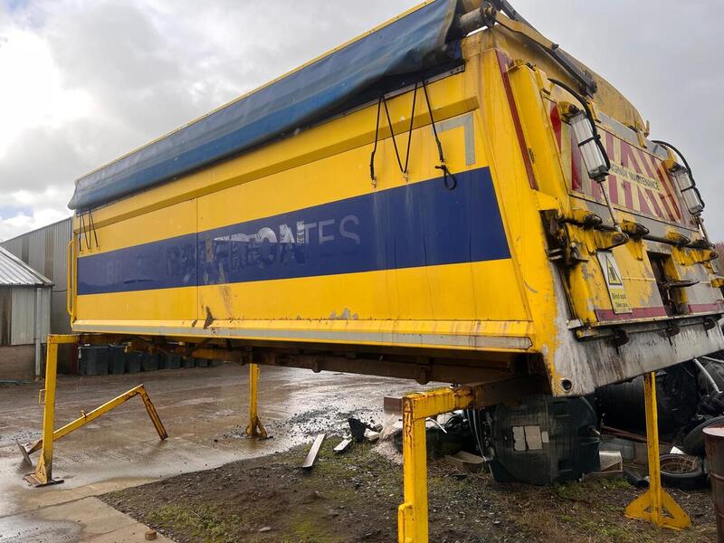 DAF 410 Tipper Mixer Demount