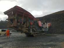 Sandvik UJ440i Tracked Jaw Crusher 
