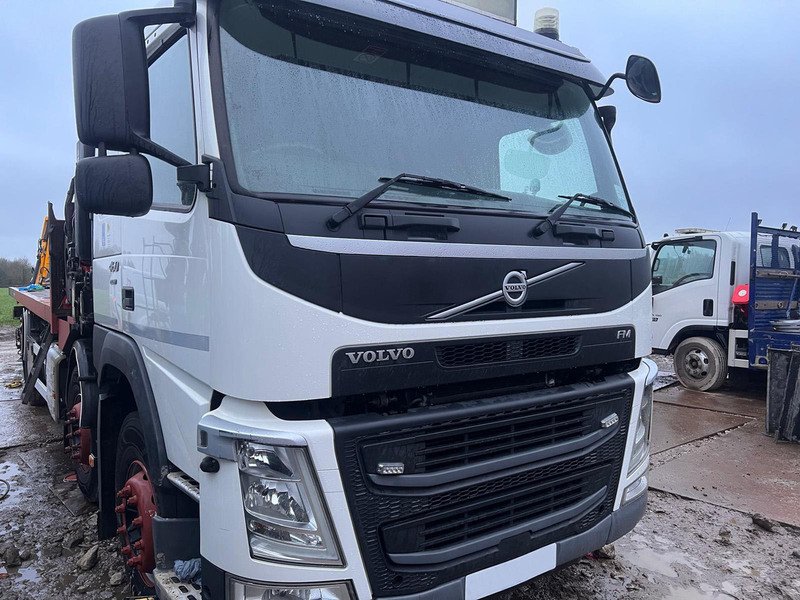 Volvo 460 Fitted with Fassi F660 Crane