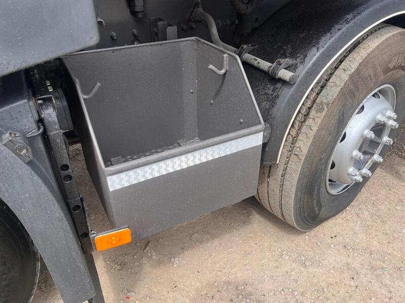 Volvo 460 Fitted with Fassi F660 Crane