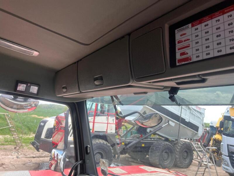 Volvo 460 Fitted with Fassi F660 Crane