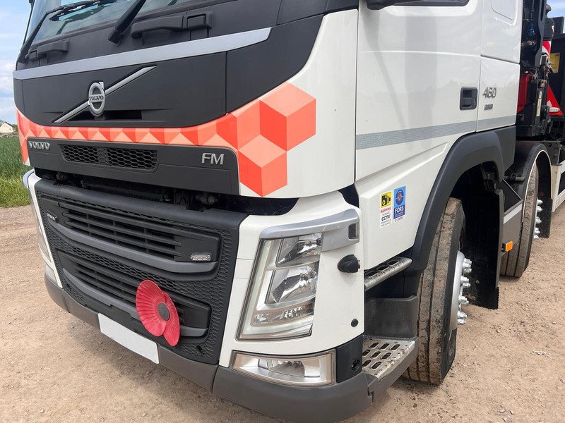 Volvo 460 Fitted with Fassi F660 Crane
