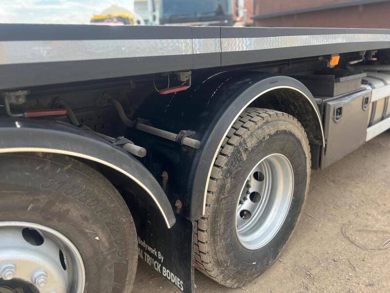 Volvo 460 Fitted with Fassi F660 Crane