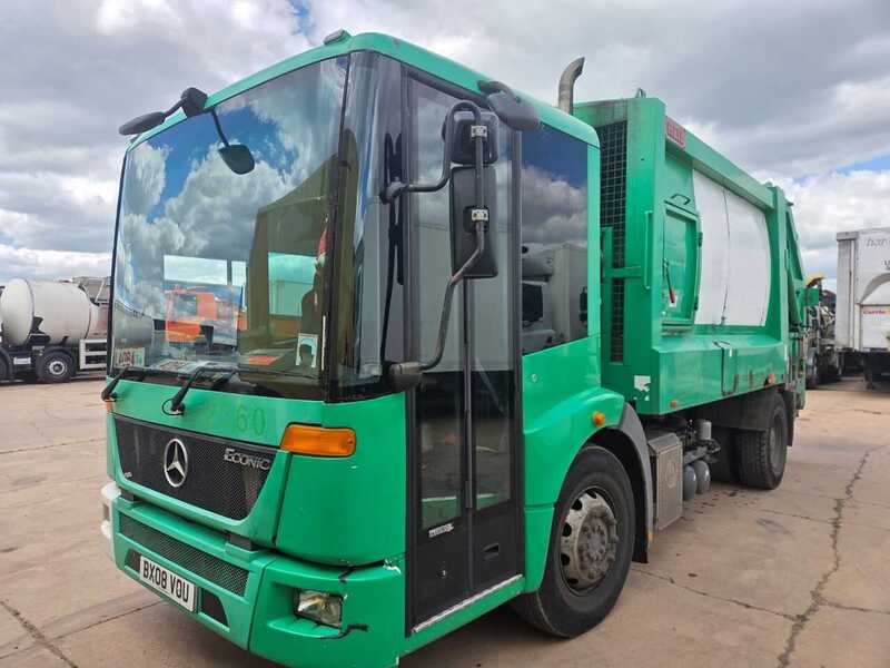 Mercedes-Benz Refuge Truck 
