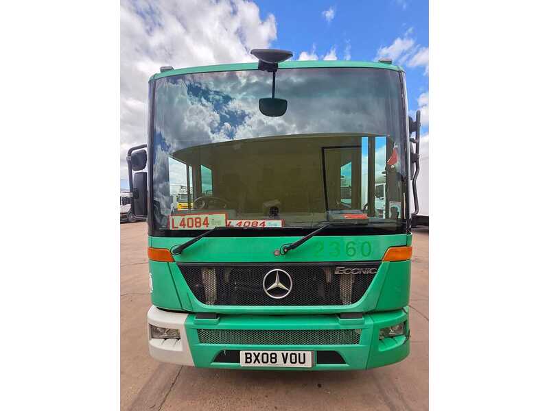 Mercedes-Benz Refuge Truck 