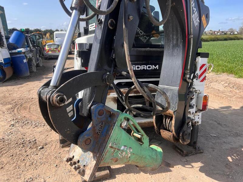 Hidromek Backhoe Loader