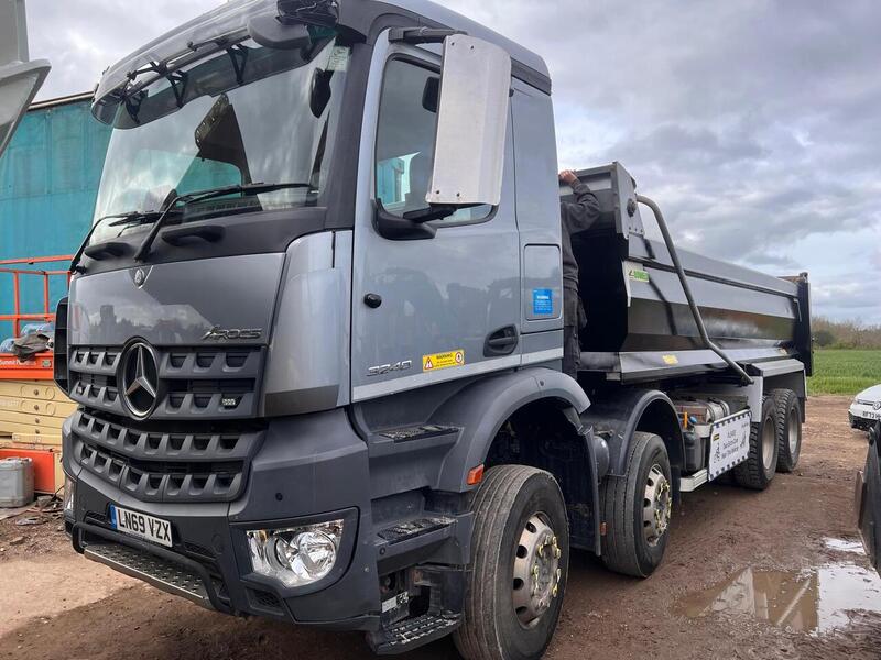 2020 mercedes -benz 3240 8x4 tipper mot until feb 27 63 photos make -benz model 3240 model year 2020 body type tipper 2020... photo