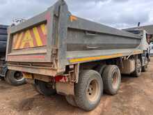 Scania P370 8x4 Tipper 
