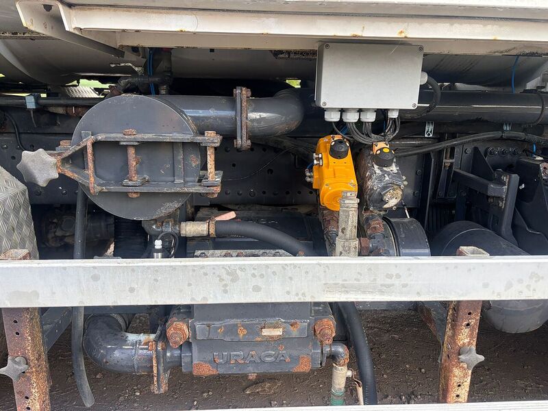 Mercedes-Benz 3241 Jetter & Recyler Tanker