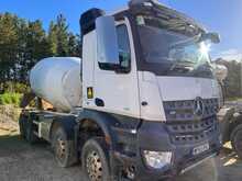 Mercedes-Benz Arocs 3240 Concrete Mixer 