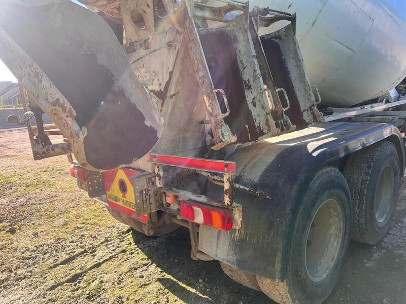 Mercedes-Benz 3240 Concrete Mixer