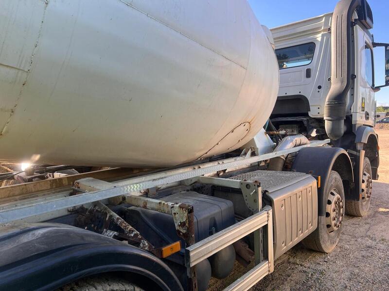 Mercedes-Benz 3240 Concrete Mixer