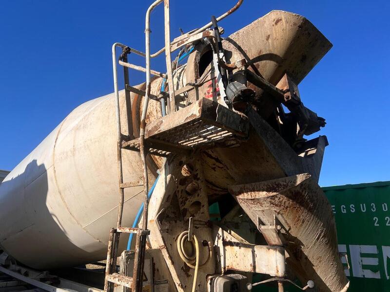 Mercedes-Benz 3240 Concrete Mixer
