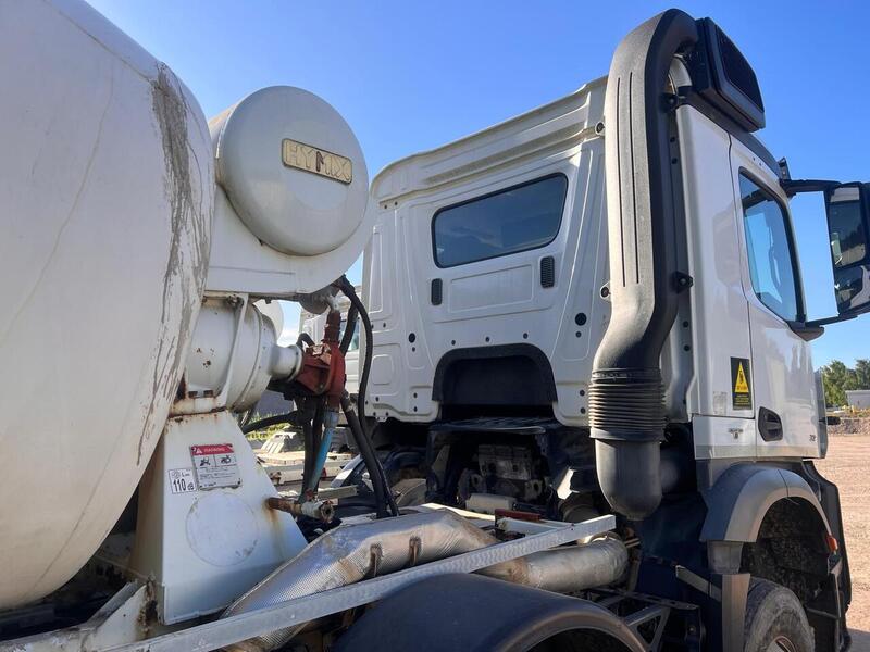 Mercedes-Benz 3240 Concrete Mixer