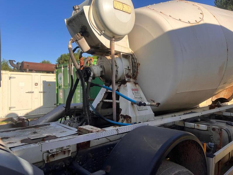 Mercedes-Benz 3240 Concrete Mixer