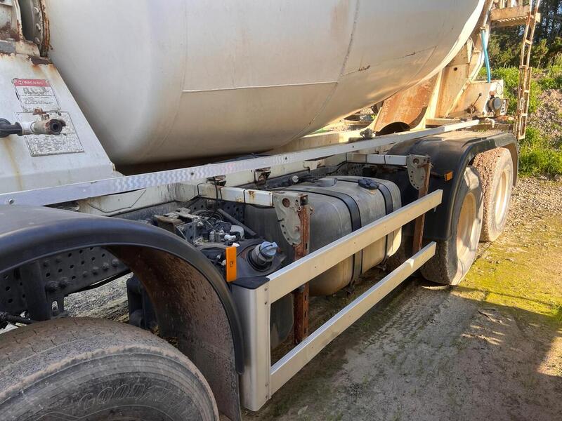Mercedes-Benz 3240 Concrete Mixer
