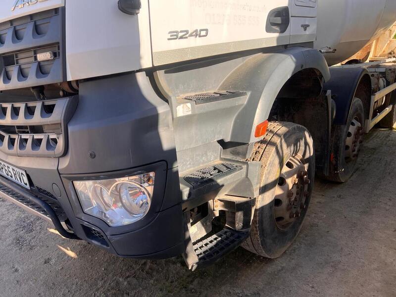 Mercedes-Benz 3240 Concrete Mixer