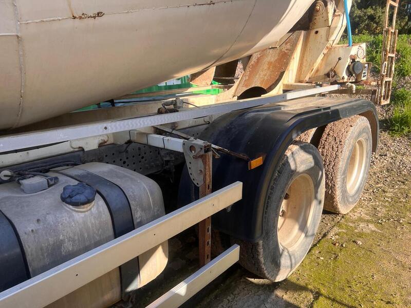 Mercedes-Benz 3240 Concrete Mixer