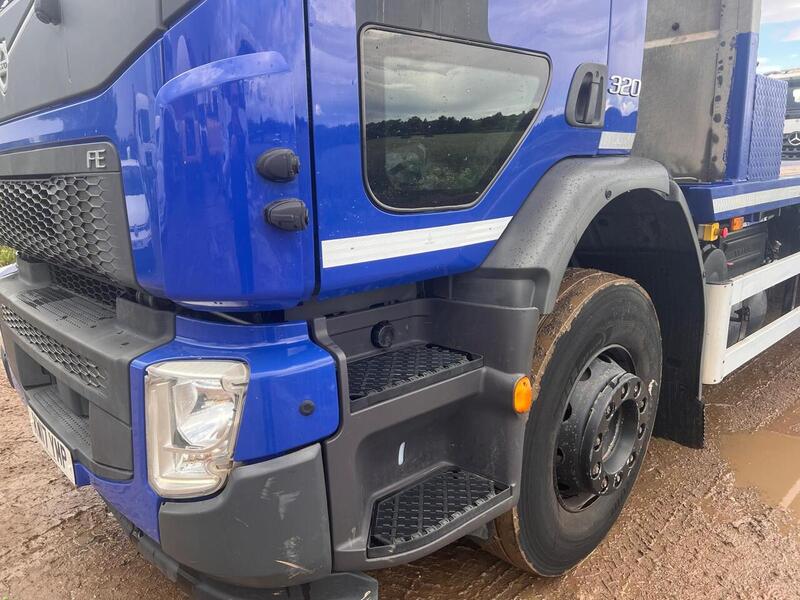 Volvo 320HP 26 Ton Beavertail